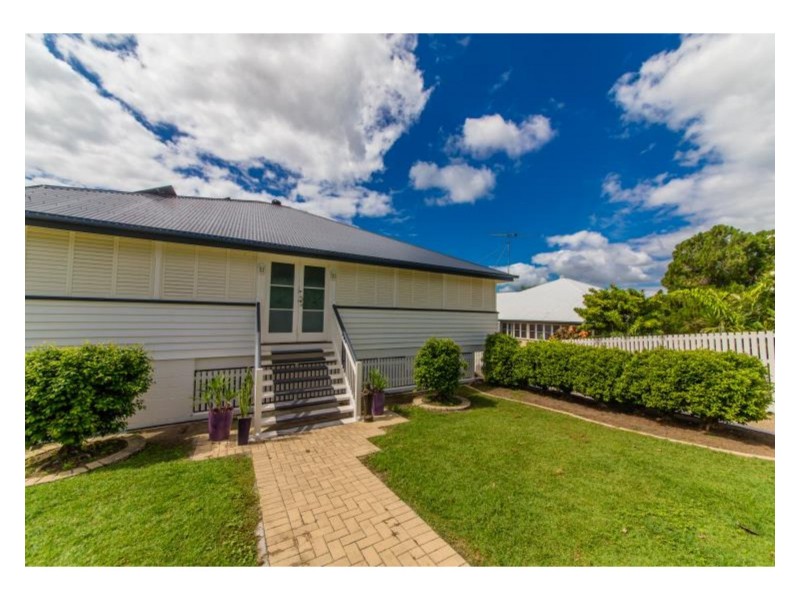 25 Lennox Street, The Range QLD 4700